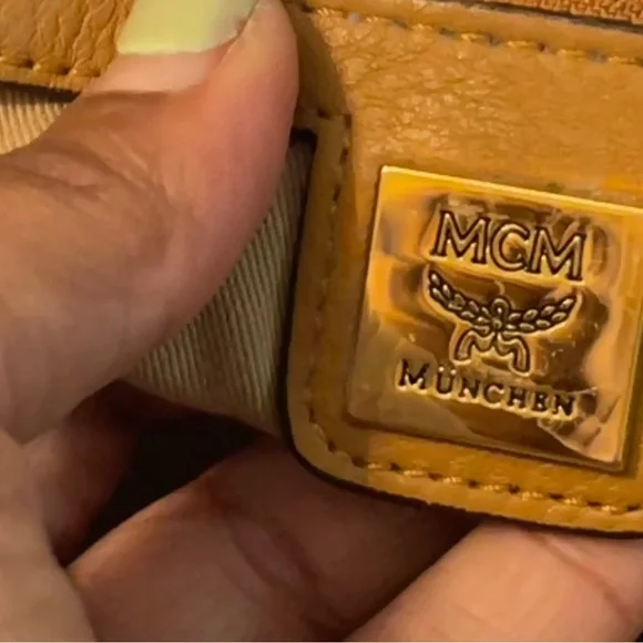 MCM Visetos Medium Essentials Shopper Tote Cognac - Picture 15 of 17